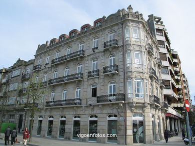Casa para los Hermanos Su�rez  - Jos� Franco Montes (1920) (CALLE MONTERO RIOS)
-  (Map location). 