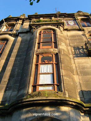 Edificio Mülder - Manuel Gómez Román (1910) (CALLE MONTERO RIOS).
