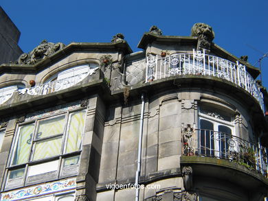 Edificio de Saturnino García - Manuel Gómez Román (1912) (PLAZA COMPOSTELA).