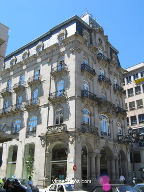 Edificio Sime�n  - Manuel G�mez Rom�n (1911) (PLAZA PORTA DO SOL)
-  (Map location). 