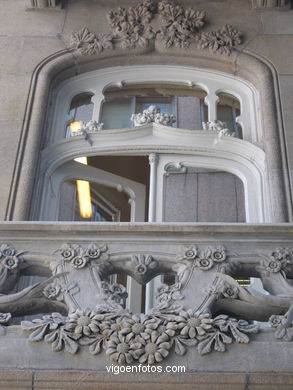 Edificio Sime�n  - Manuel G�mez Rom�n (1911) (PLAZA PORTA DO SOL)
-  (Map location). 
