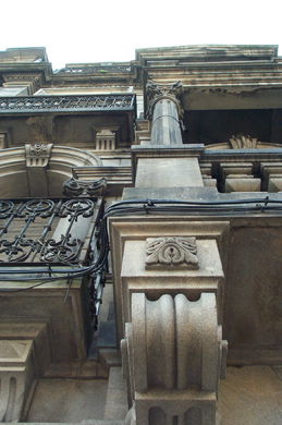 Antigo Edificio Faro de Vigo - Jenaro de la Fuente Domínguez (1912) (CALLE COLON)
- (Ver mapa).