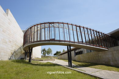 Architect: Alfonso Penela - University of Vigo (1999/2003) - Ciencias Jurídicas y Trabajo.