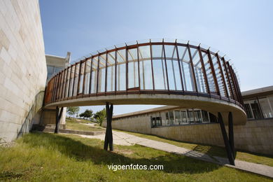 Arquitecto: Alfonso Penela - Universidad de Vigo (1999/2003) - Ciencias Jurídicas y Trabajo.