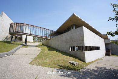 Arquitecto: Alfonso Penela - Universidad de Vigo (1999/2003) - Ciencias Jurídicas y Trabajo.
