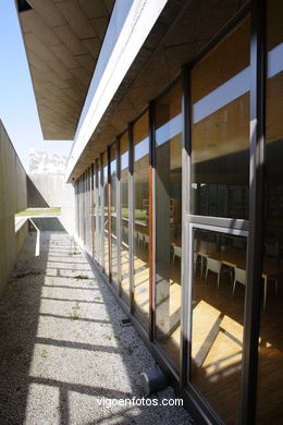 Arquitecto: Alfonso Penela - Universidad de Vigo (1999/2003) - Ciencias Jurídicas y Trabajo.
