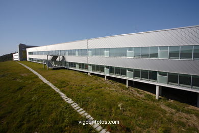 Arquitectos: Cesar Portela - Universidad de Vigo (1999/2003) - Ciencias Jurídicas y Trabajo.
