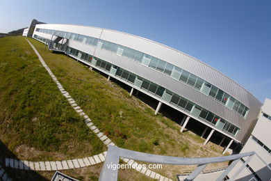 Architects: Cesar Portela - University of Vigo (1999/2003) - Ciencias Jurídicas y Trabajo.
