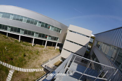 Architects: Cesar Portela - University of Vigo (1999/2003) - Ciencias Jurídicas y Trabajo.