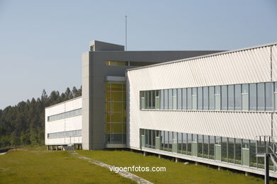 Architects: Cesar Portela - University of Vigo (1999/2003) - Ciencias Jurídicas y Trabajo.