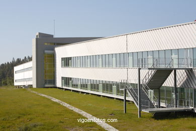 Architects: Cesar Portela - University of Vigo (1999/2003) - Ciencias Jurídicas y Trabajo.