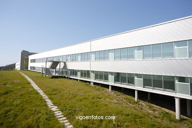 Architects: Cesar Portela - University of Vigo (1999/2003) - Ciencias Jurídicas y Trabajo.