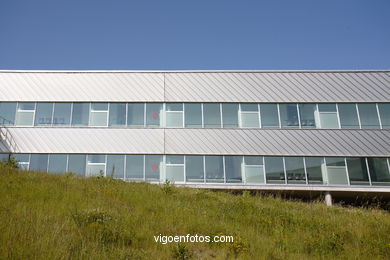 Architects: Cesar Portela - University of Vigo (1999/2003) - Ciencias Jurídicas y Trabajo.
