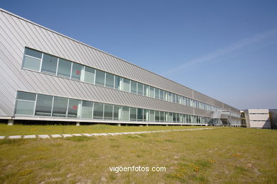 Architects: Cesar Portela - University of Vigo (1999/2003) - Ciencias Jurídicas y Trabajo.