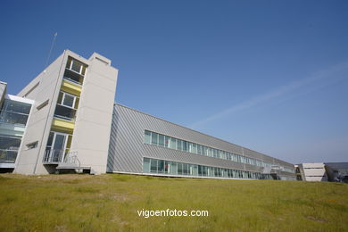 Architects: Cesar Portela - University of Vigo (1999/2003) - Ciencias Jurídicas y Trabajo.