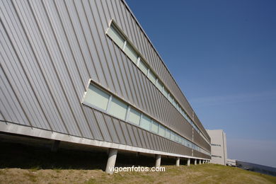 Arquitectos: Cesar Portela - Universidad de Vigo (1999/2003) - Ciencias Jurídicas y Trabajo.