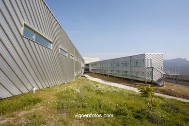 Architects: Cesar Portela - University of Vigo (1999/2003) - Ciencias Jurídicas y Trabajo.