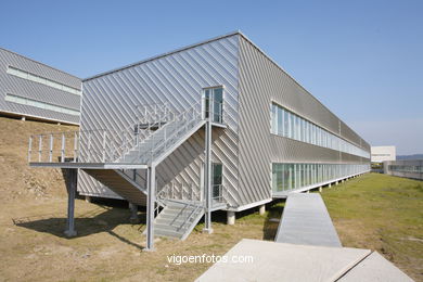 Architects: Cesar Portela - University of Vigo (1999/2003) - Ciencias Jurídicas y Trabajo.