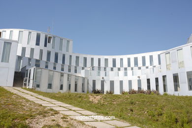 Arquitecto: Alfonso Penela - Residencia de estudiantes - Universidad de Vigo (2000/2002) (Seleccionado. Premios FAD de Arquitectura 2002. Barcelona.). 