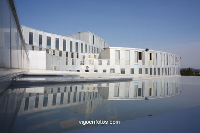 Architect: Alfonso Penela - Student residence - University of Vigo (2000/2002) (Seleccionado. Premios FAD de Arquitectura 2002. Barcelona.).