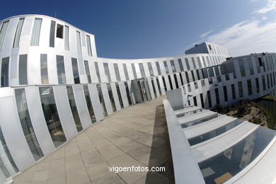 Arquitecto: Alfonso Penela - Residencia de estudiantes - Universidad de Vigo (2000/2002) (Seleccionado. Premios FAD de Arquitectura 2002. Barcelona.).
