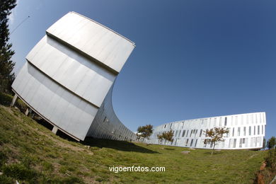 Architect: Alfonso Penela - Student residence - University of Vigo (2000/2002) (Seleccionado. Premios FAD de Arquitectura 2002. Barcelona.).