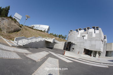 Zona Comercial y Teatro/cine (Enric Miralles / Benedetta Tagliabue) - Universidad de Vigo (1999/2003).