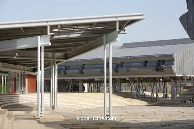 Zona Comercial y Teatro/cine (Enric Miralles / Benedetta Tagliabue) - Universidad de Vigo (1999/2003).