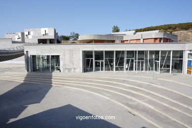 Zona Comercial (Enric Miralles). 