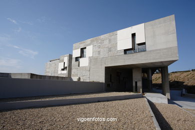 Zona Comercial y Teatro/cine (Enric Miralles / Benedetta Tagliabue) - Universidad de Vigo (1999/2003).