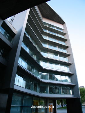 Xunta building. 1995/2001. (Esteve Bonell, Josep María Gil). Finalista Bienal de Arquitectura Española(sétima edición), Premios FAD de Arquitectura y Deseño.
- (Map location).