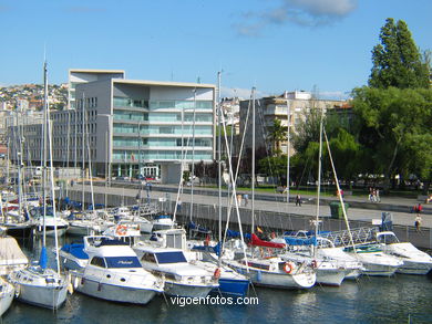 Xunta  building (Esteve Bonell, Josep Mar�a Gil).  Xunta de Galicia building. 