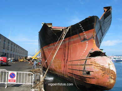 Ships and boats
(Merchant ships and warships)
. 