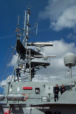 Barcos de guerra. Barcos mercantes y de guerra.