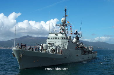 Barcos de guerra. Barcos mercantes y de guerra. 