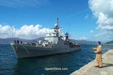 Barcos de guerra. Barcos mercantes y de guerra.