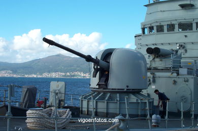 Barcos de guerra. Barcos mercantes y de guerra.
