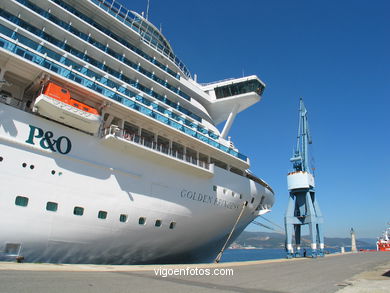 Golden Princess
(Ocean liner ships)
. 