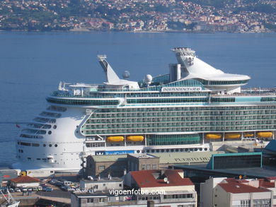 INDEPENDENCE OF THE SEAS - CRUISE SHIP 