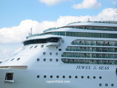 Jewel of the Seas. Ocean liner ships. 