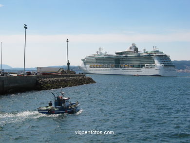 Jewel of the Seas. Ocean liner ships. 