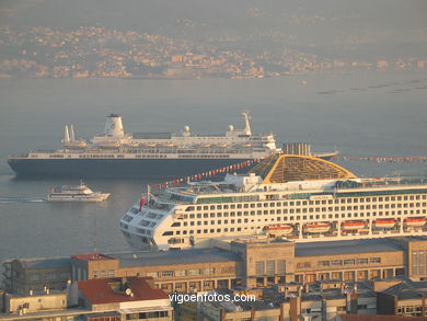 Oceana y Noordam. 
