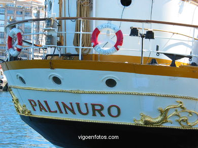 Velero Palinuro. Veleros y barcas de remo. 