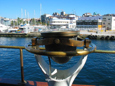 Velero Palinuro. Veleros y barcas de remo. 