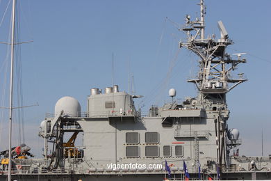 Aircraft Carrier Pr�ncipe de Asturias
(Merchant ships and warships)
. 