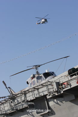 Aircraft Carrier Pr�ncipe de Asturias
(Merchant ships and warships)
. 