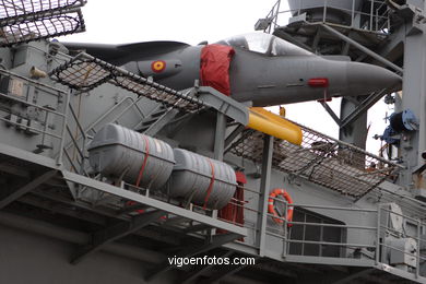 Aircraft Carrier Pr�ncipe de Asturias
(Merchant ships and warships)
. 