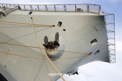 Portaaviones Príncipe de Asturias. Barcos mercantes y de guerra.