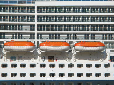 Queen Mary 2
(Transatlánticos - Cruceros)
.