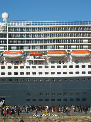 Queen Mary 2
(Transatlánticos - Cruceros)
.